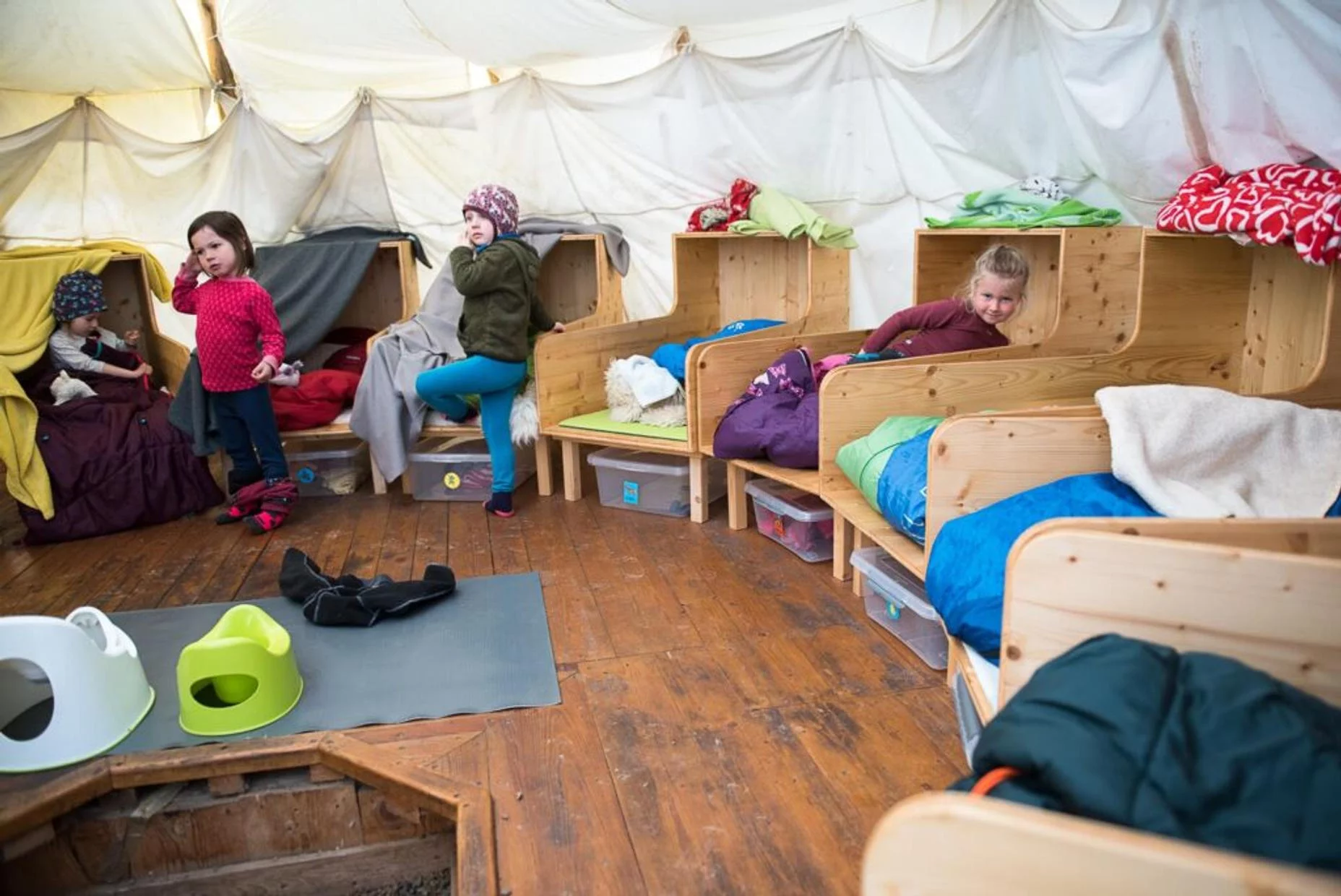 krybbe-nocniky-1024x684.jfif (183 KB)